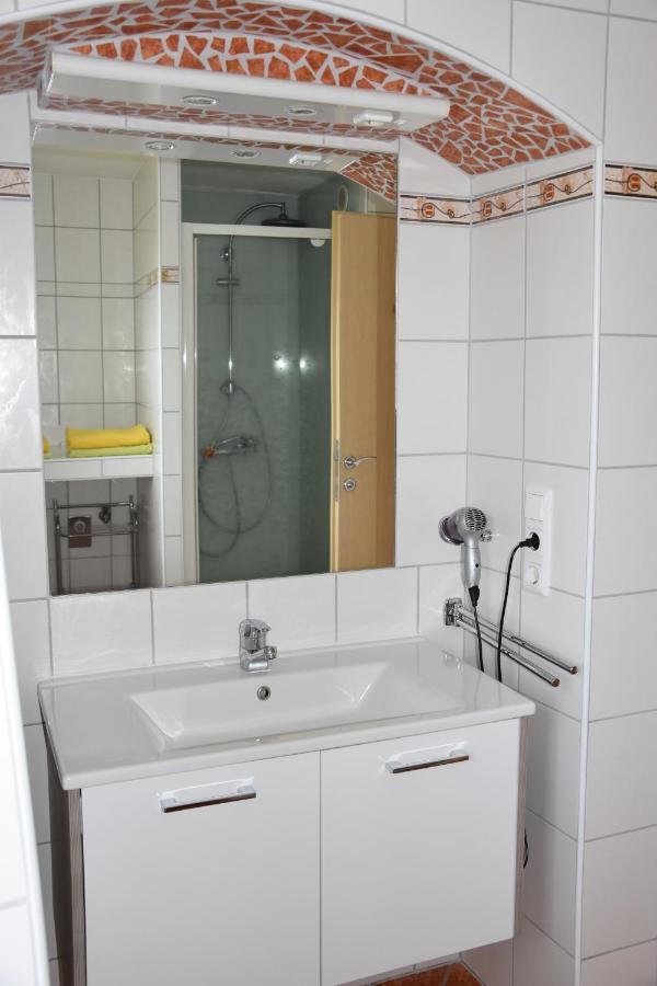 Biohof Weissensteiner Apartment Ullrichs Ngoại thất bức ảnh