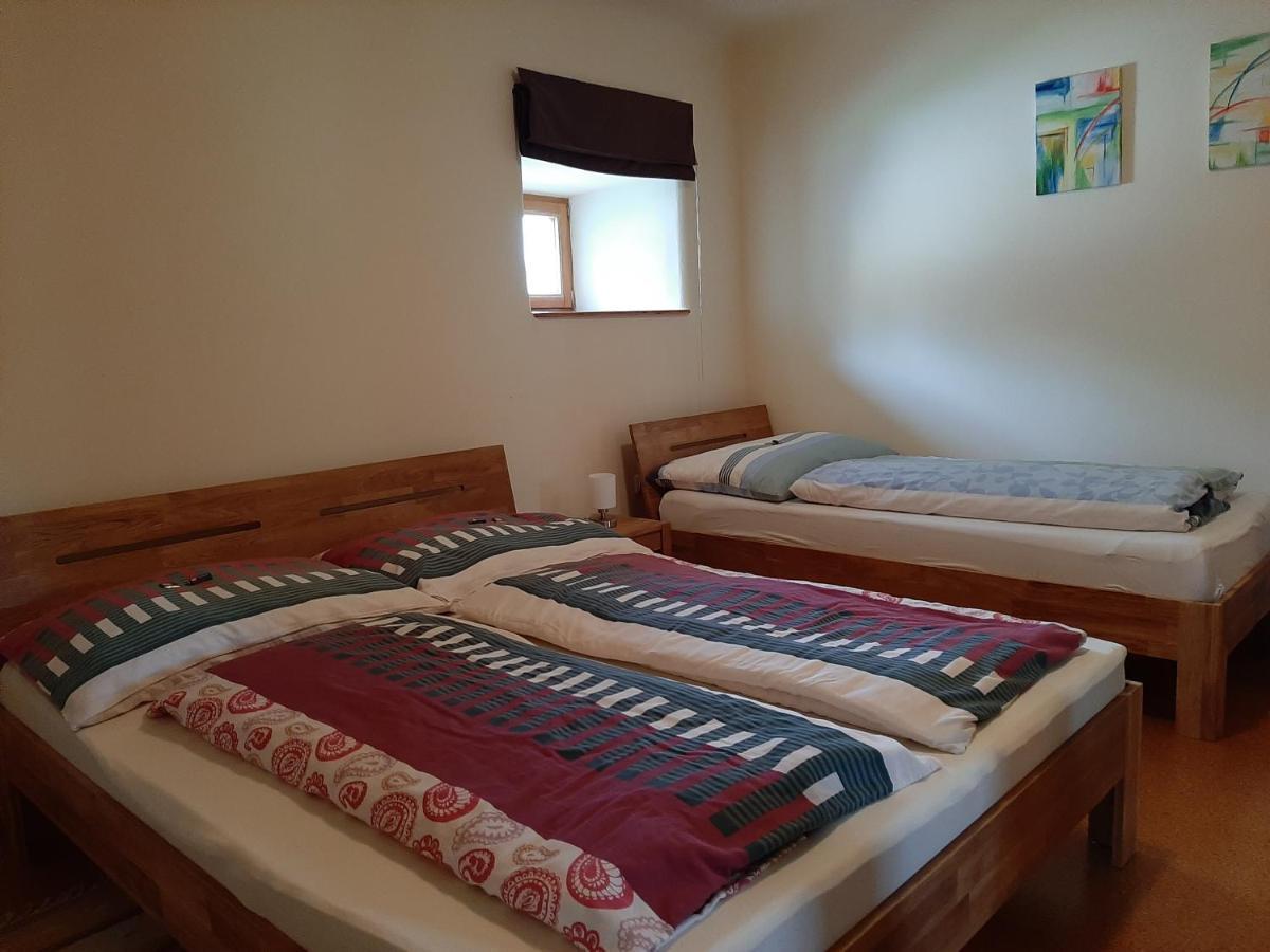Biohof Weissensteiner Apartment Ullrichs Ngoại thất bức ảnh